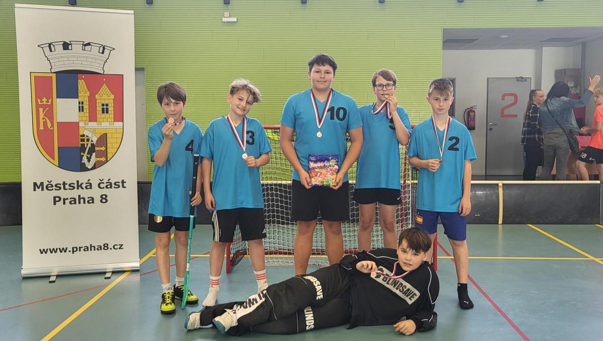 Úspěch našich žáků na florbalovém turnaji Osmička Open