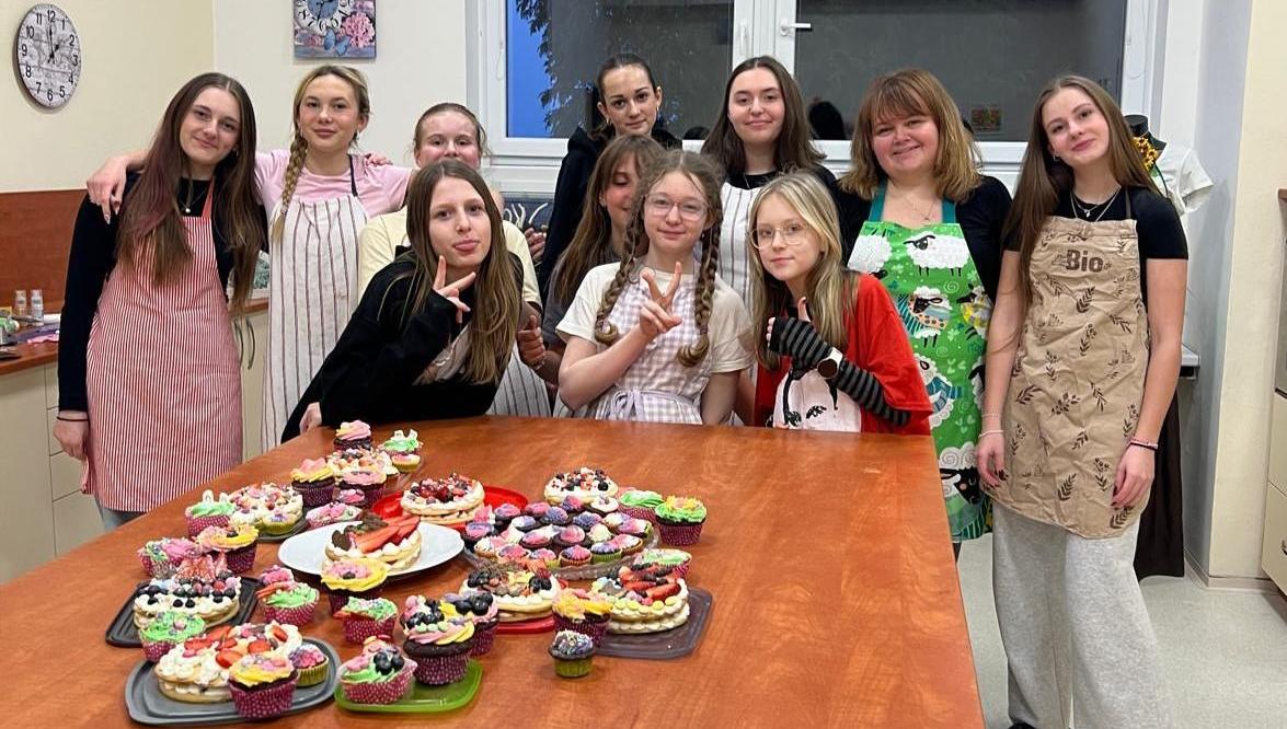 Velikonoční pečení ve školní kuchyňce