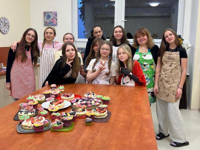 Velikonoční pečení ve školní kuchyňce